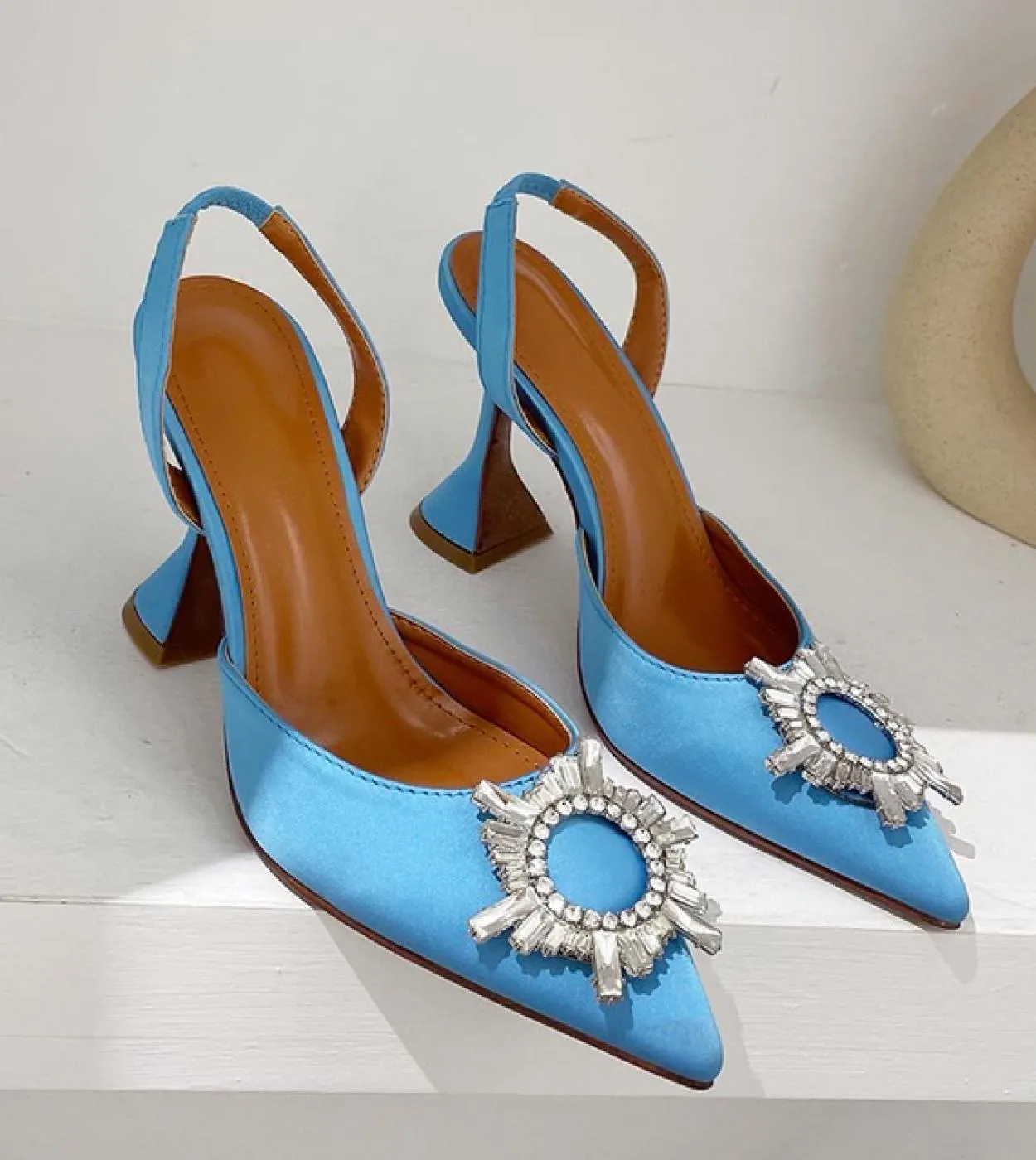 2023 Summer Luxury Women Sandali con fibbia in cristallo Designer Brand Slingback Sandles Lady Plus Size Wedding Bridal Party Bl