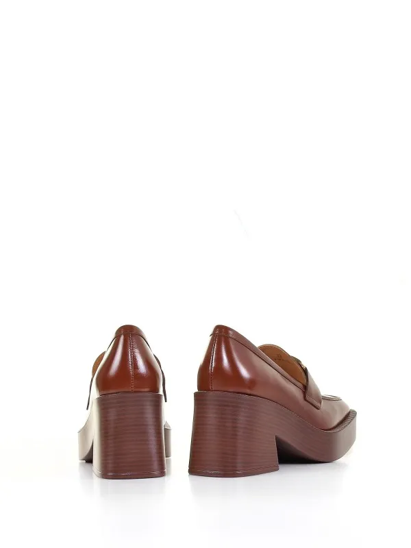 Platform loafer in leather