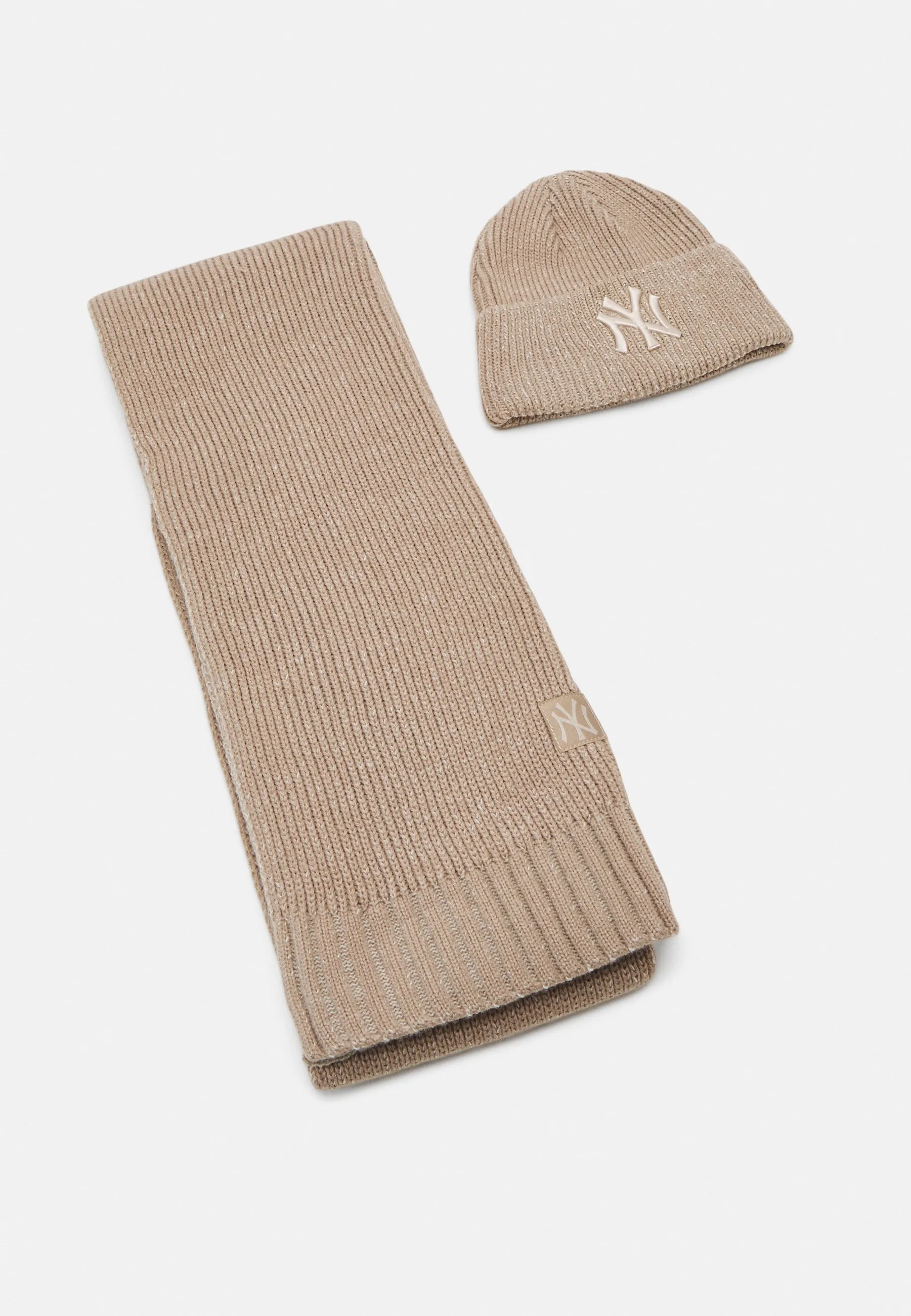 SCARF AND WIDE CUFF BEANIE UNISEX SET - Sciarpa